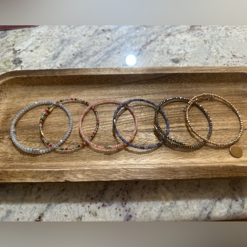 Stella & Dot set of 6 multicolor beaded bracelets